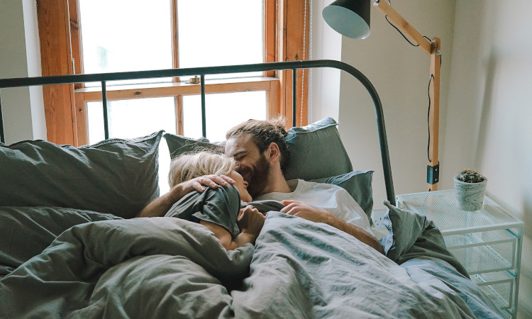Sexo matinal: quais são os seus benefícios?