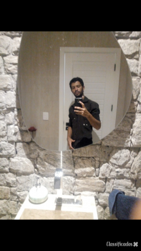 Acompanhante masculino