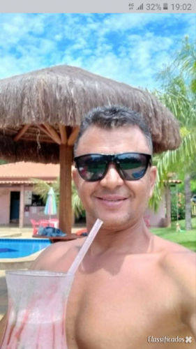 Atendo somente mulheres.  Carinhoso, culto , elegante .