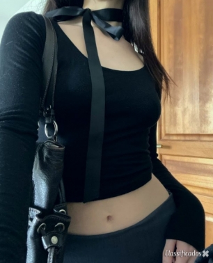 Mulher jovem, noiva, oriental e fetichista.