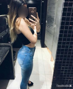 linda ninfeta, bem magrinha e muito gostosa.