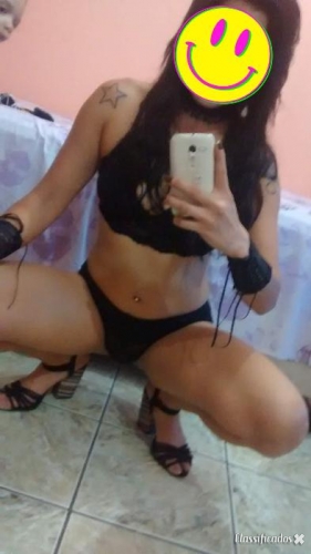 Moreninha paulista tatuada