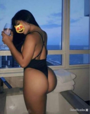 Ninfetinha, pronta para realizar seus fetiches, recém chegad